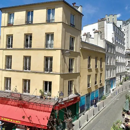Montmartre, Opposite Amélie Poulain's Grocery Store!